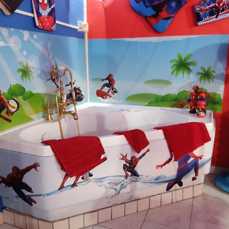 Spiderman House Hotel Catania Bagian luar foto