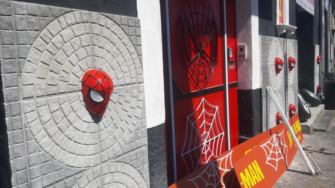 Spiderman House Hotel Catania Bagian luar foto