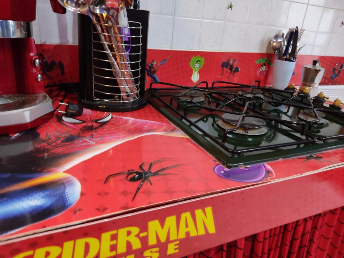 Spiderman House Hotel Catania Bagian luar foto
