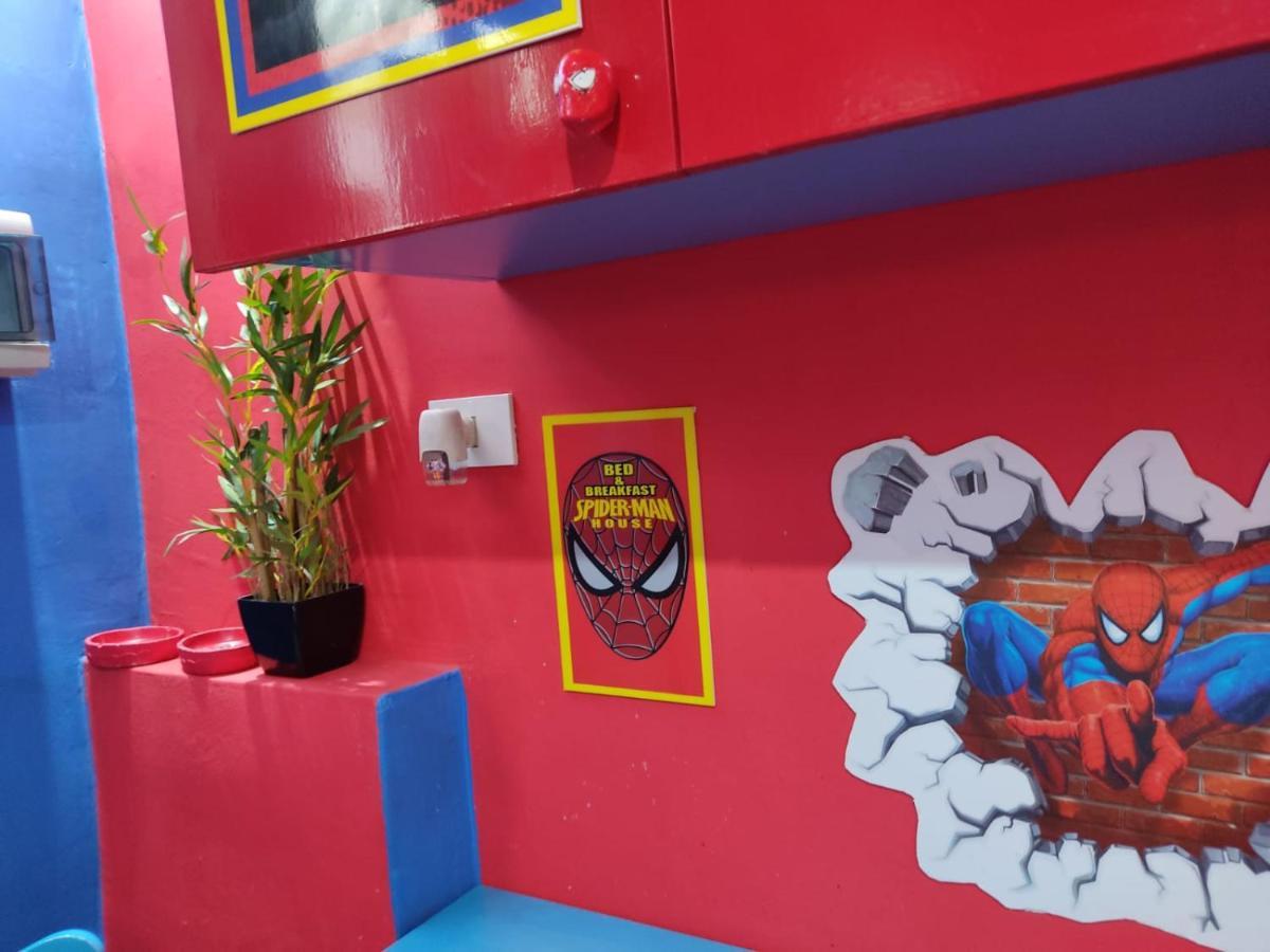Spiderman House Hotel Catania Bagian luar foto