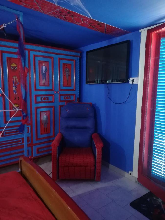 Spiderman House Hotel Catania Bagian luar foto